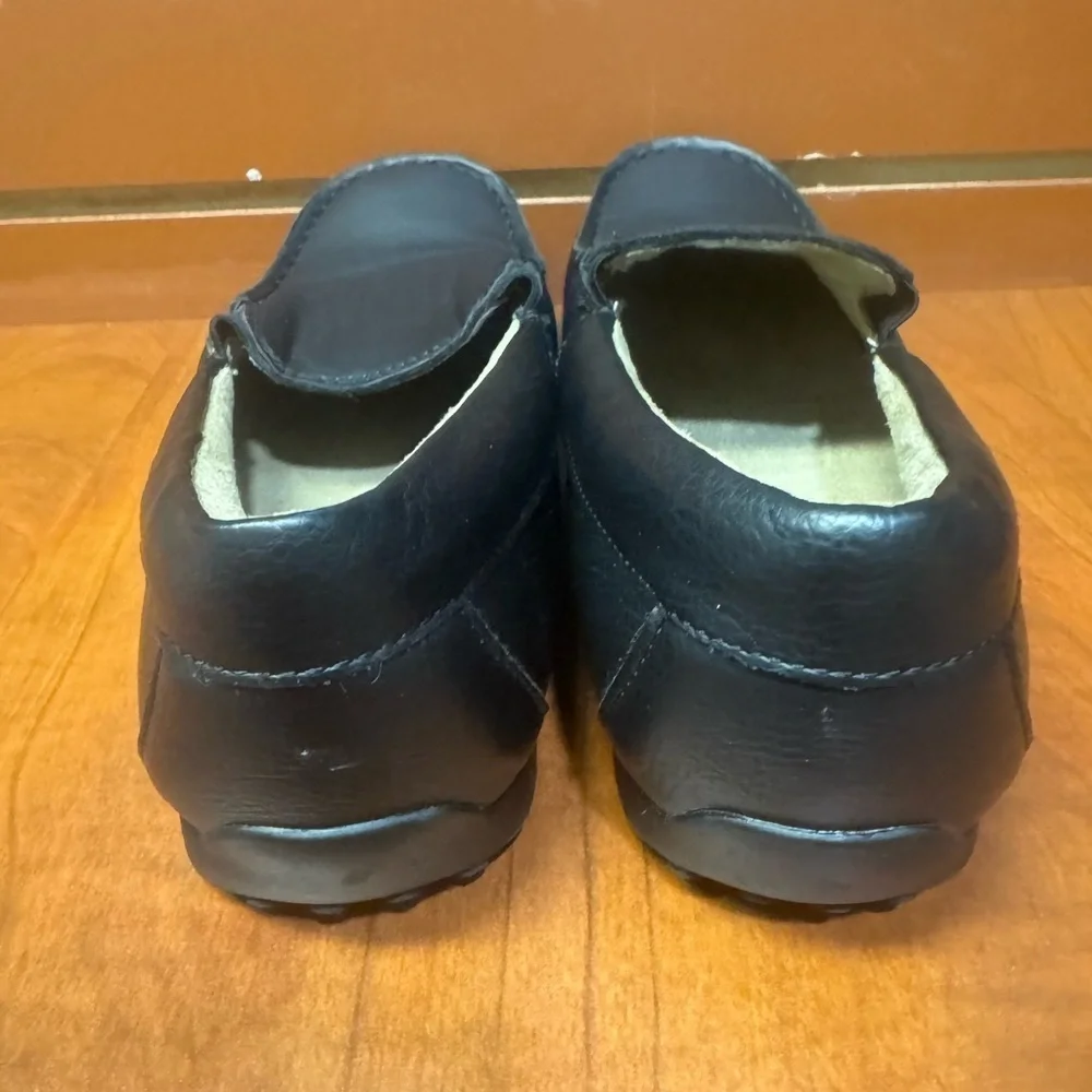 Place Men's Classic Black Leather Slip-Ons